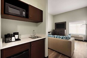 La Quinta Inn & Suites by Wyndham Gonzales LA