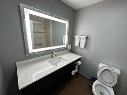 La Quinta Inn & Suites by Wyndham Gonzales LA