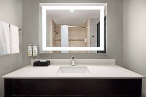 La Quinta Inn & Suites by Wyndham Gonzales LA