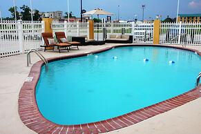 La Quinta Inn & Suites by Wyndham Gonzales LA