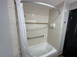 La Quinta Inn & Suites by Wyndham Gonzales LA