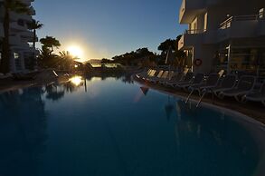 FERGUS Style Cala Blanca Suites