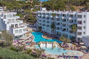 FERGUS Style Cala Blanca Suites
