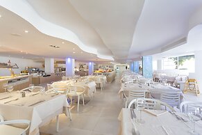 FERGUS Style Cala Blanca Suites