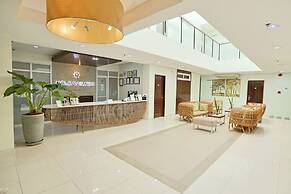 Holiday Suites Business District (Empire Suites Hotel)