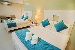 Holiday Suites Business District (Empire Suites Hotel)