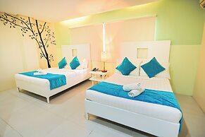 Holiday Suites Business District (Empire Suites Hotel)