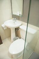 Holiday Suites Business District (Empire Suites Hotel)