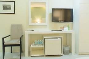 Holiday Suites Business District (Empire Suites Hotel)