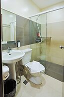 Holiday Suites Business District (Empire Suites Hotel)