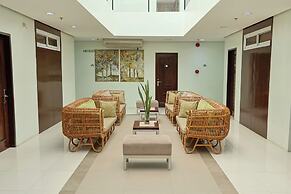 Holiday Suites Business District (Empire Suites Hotel)