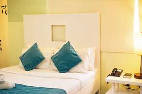 Holiday Suites Business District (Empire Suites Hotel)