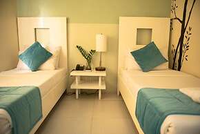 Holiday Suites Business District (Empire Suites Hotel)