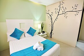 Holiday Suites Business District (Empire Suites Hotel)