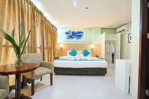 Holiday Suites Business District (Empire Suites Hotel)