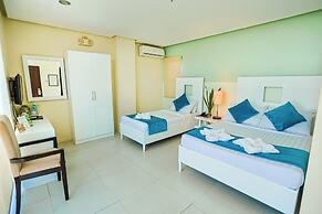 Holiday Suites Business District (Empire Suites Hotel)