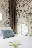 The Amsterdam Canal Hotel