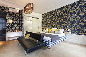 The Amsterdam Canal Hotel