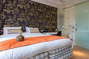 The Amsterdam Canal Hotel