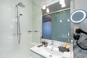 The Amsterdam Canal Hotel