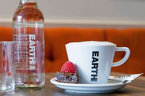 The Amsterdam Canal Hotel