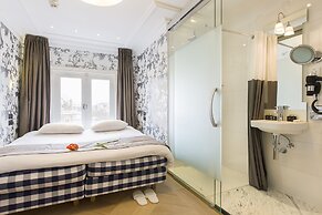 The Amsterdam Canal Hotel