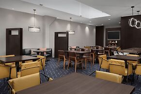 Courtyard Syracuse Downtown At Armory Square