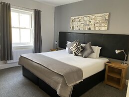 The Three Horseshoes Hotel