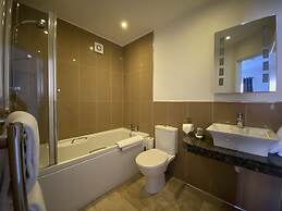 The Three Horseshoes Hotel