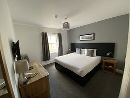 The Three Horseshoes Hotel