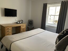 The Three Horseshoes Hotel