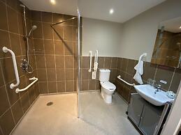 The Three Horseshoes Hotel