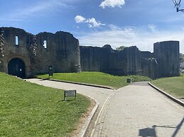 The Three Horseshoes Hotel