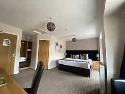 The Three Horseshoes Hotel