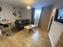 The Three Horseshoes Hotel