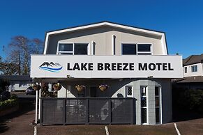 Lake Breeze Motel
