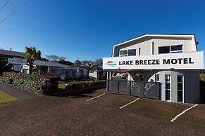Lake Breeze Motel