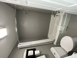 Days Inn by Wyndham Calhoun GA I-75 and US-41