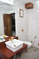 Foxoso Taj View Hotel