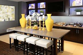 Holiday Inn Hotel & Suites East Peoria by IHG