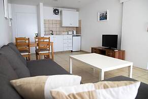 Sun Hall Beach Hotel Apts.