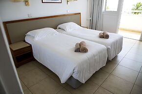 Sun Hall Beach Hotel Apts.