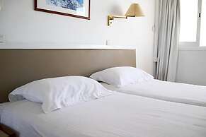 Sun Hall Beach Hotel Apts.