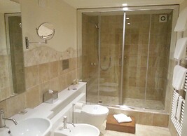Hotel 900