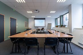 CALM Appart' & Hostel