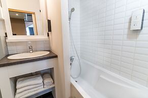 CALM Appart' & Hostel