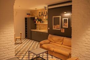 CALM Appart' & Hostel