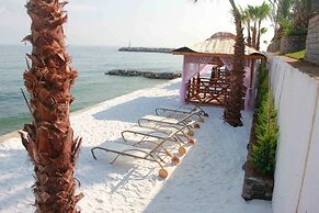 Sky Tower Deluxe Hotel