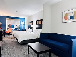 Holiday Inn Express & Suites Houston East - Baytown, an IHG Hotel