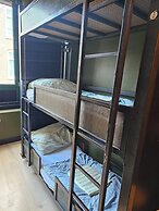 Crossroads Hostel Amsterdam